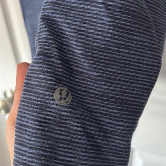 Men's Lululemon T-Shirt - Picture 2 of 3